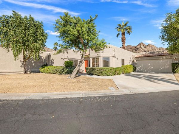48524 Via Encanto, La Quinta, CA 92253