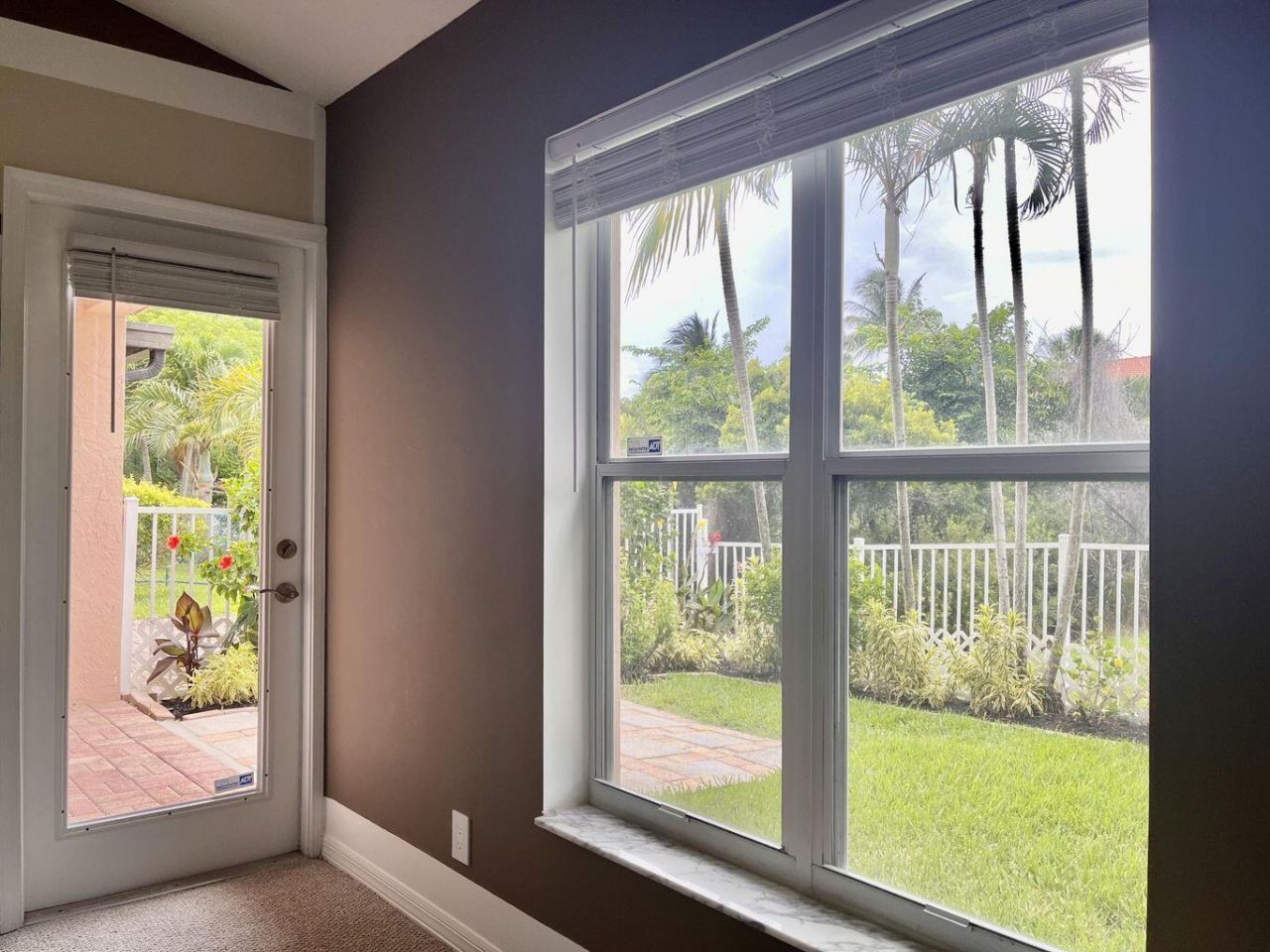 1107 Via Jardin, Riviera Beach, FL 33418 Photo