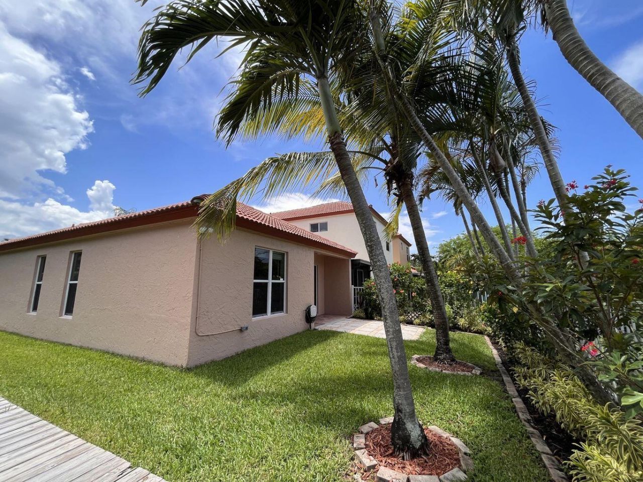 1107 Via Jardin, Riviera Beach, FL 33418 Photo