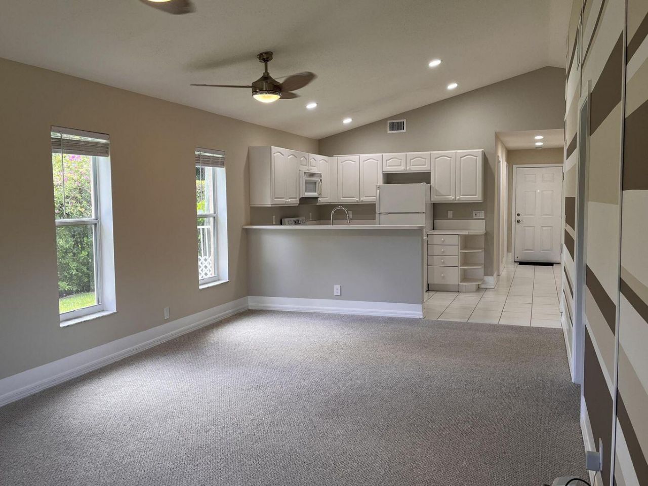 1107 Via Jardin, Riviera Beach, FL 33418 Photo