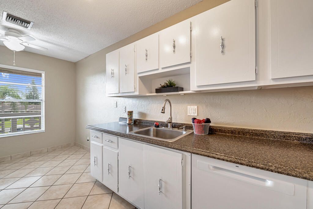 2411 Papaya Drive, Unit 202, Delray Beach, FL 33445 Photo