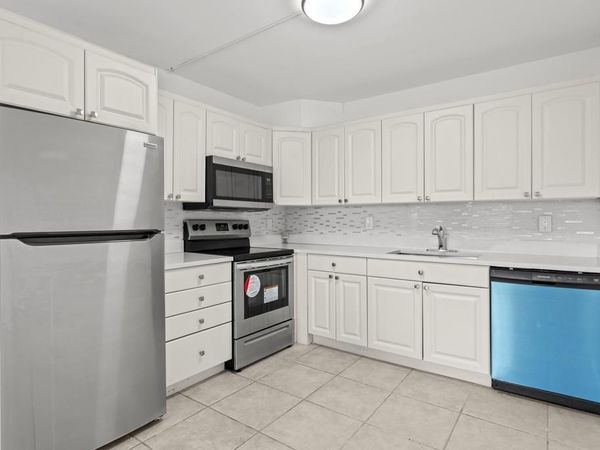 2044 Hythe C, Boca Raton, FL 33434