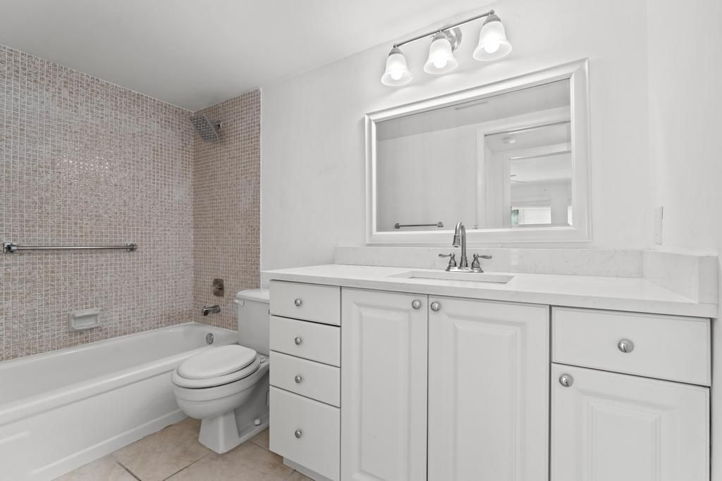 2044 Hythe C, Boca Raton, FL 33434 Photo