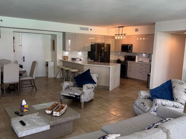 1800 S. Ocean Dr., Unit 1210, Hallandale Beach, FL 33009