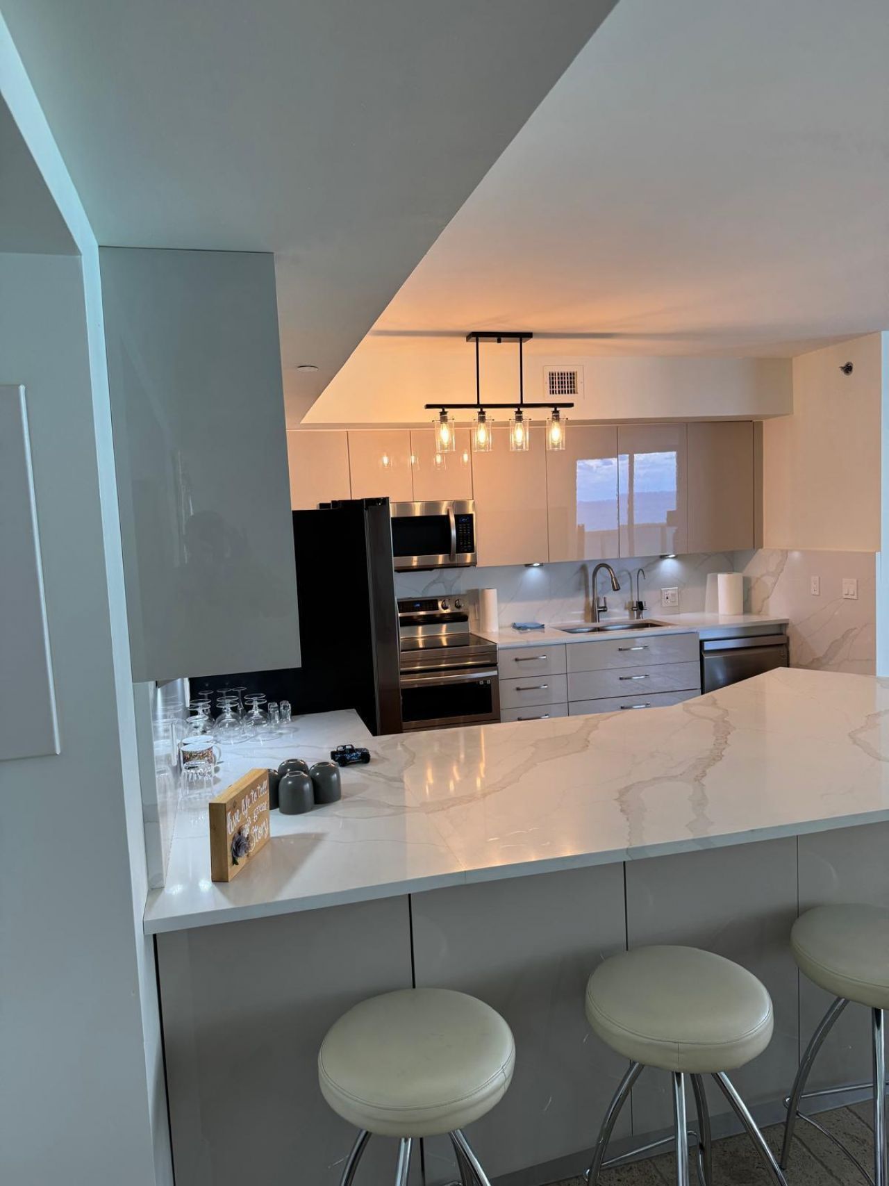 1800 S. Ocean Dr., Unit 1210, Hallandale Beach, FL 33009 Photo