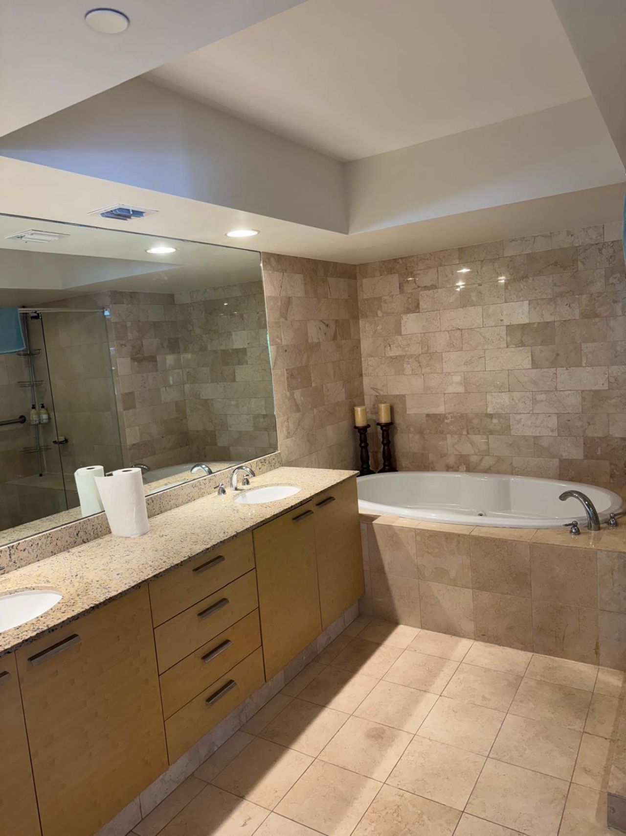 1800 S. Ocean Dr., Unit 1210, Hallandale Beach, FL 33009 Photo