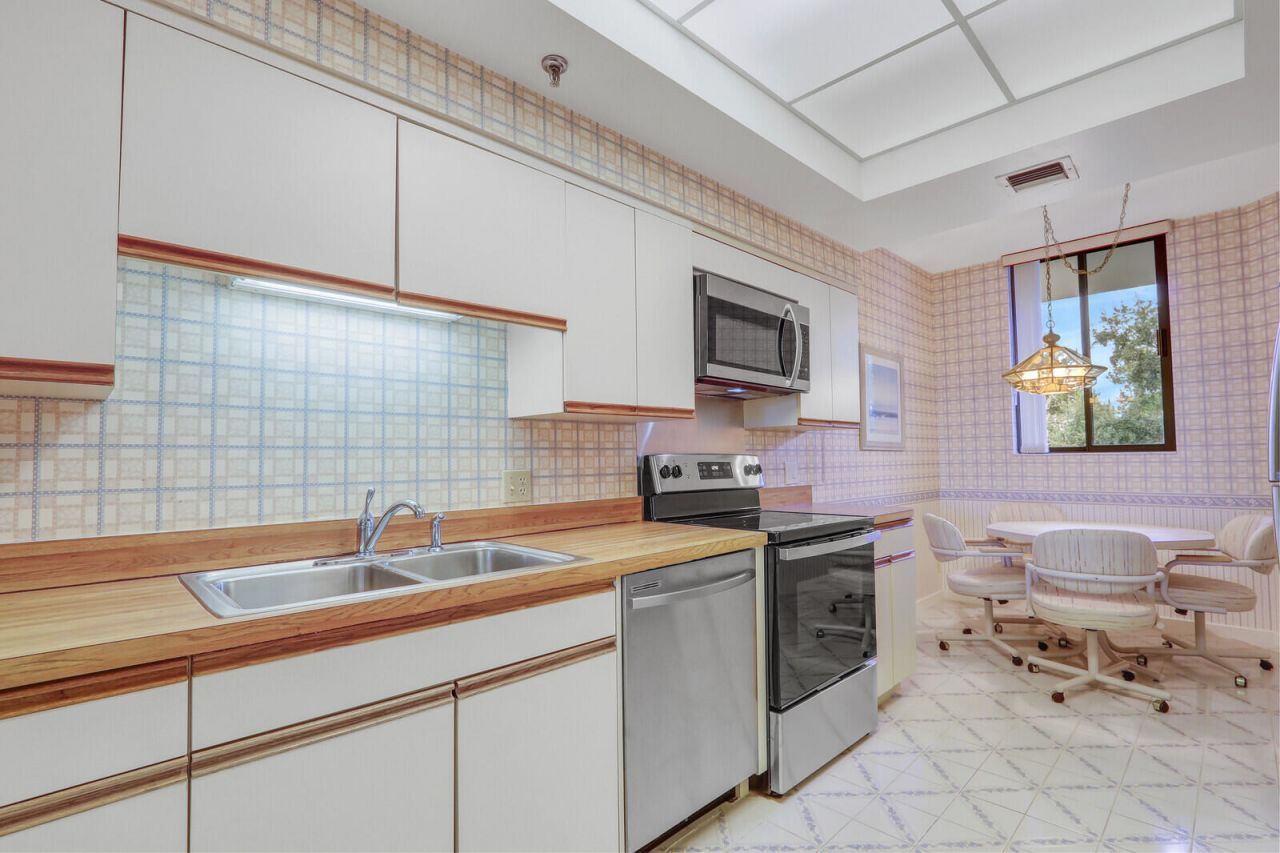 11370 Twelve Oaks Way, Unit 412, North Palm Beach, FL 33408 Photo