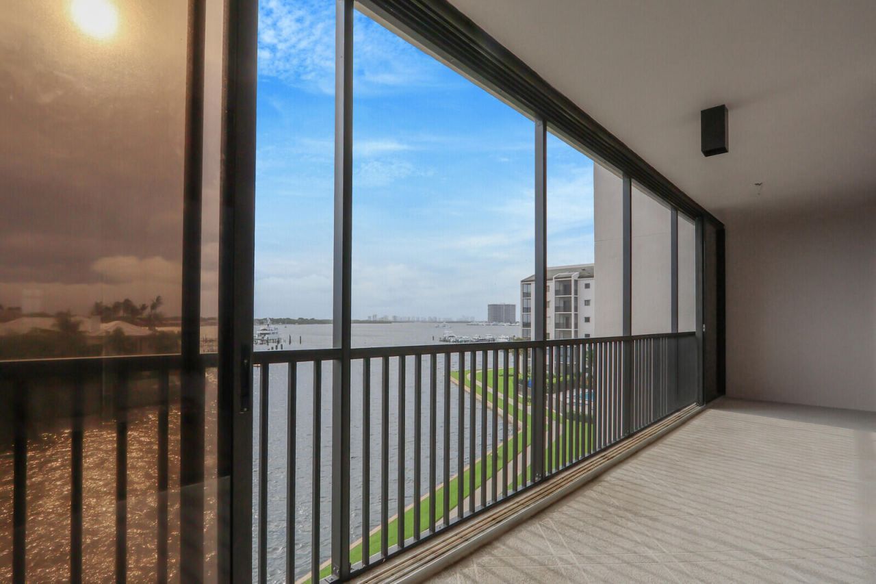 11370 Twelve Oaks Way, Unit 412, North Palm Beach, FL 33408 Photo