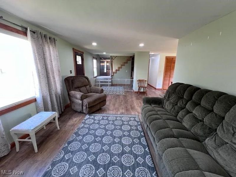 606 Pearl Street, Belmont, WV 26134 Photo 2