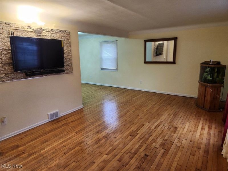 16702 Glendale Avenue, Cleveland, OH 44128 Photo 4