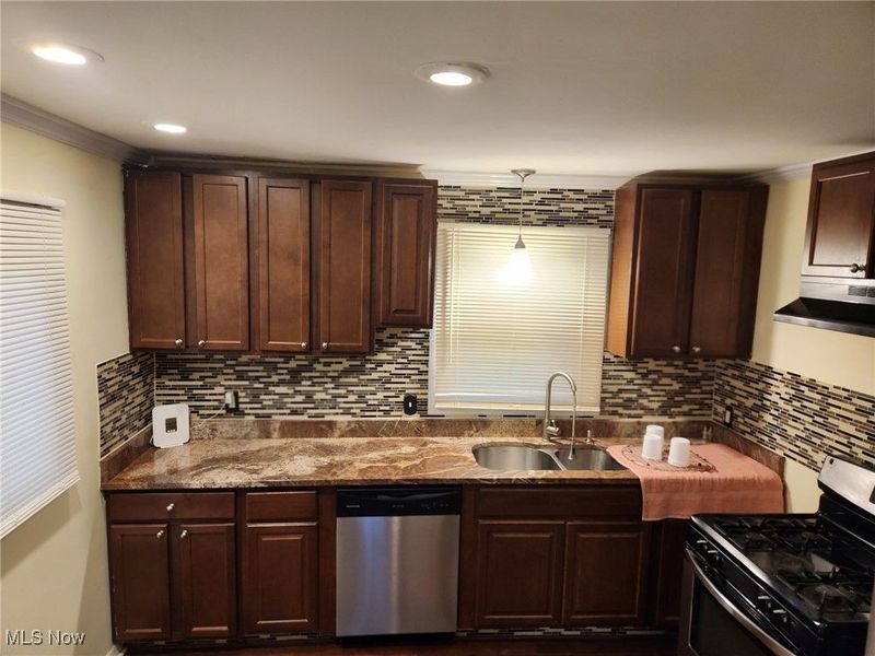 16702 Glendale Avenue, Cleveland, OH 44128 Photo 7