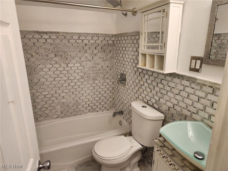 16702 Glendale Avenue, Cleveland, OH 44128 Photo 9