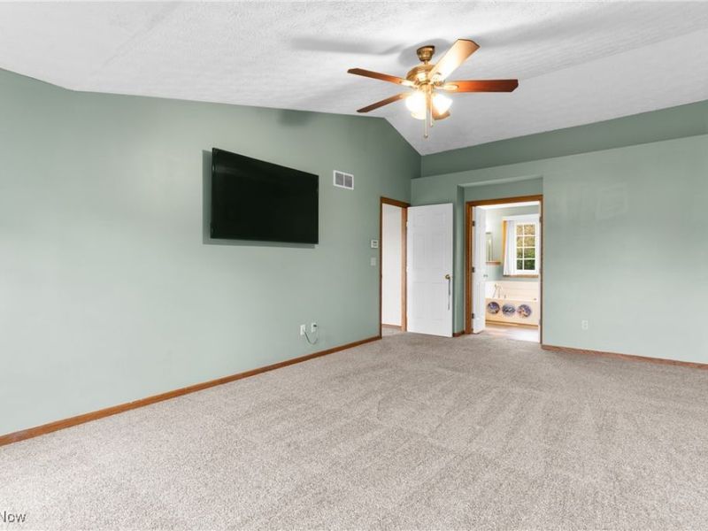 4930 Squire Drive, Sagamore Hills, OH 44067 Photo 21