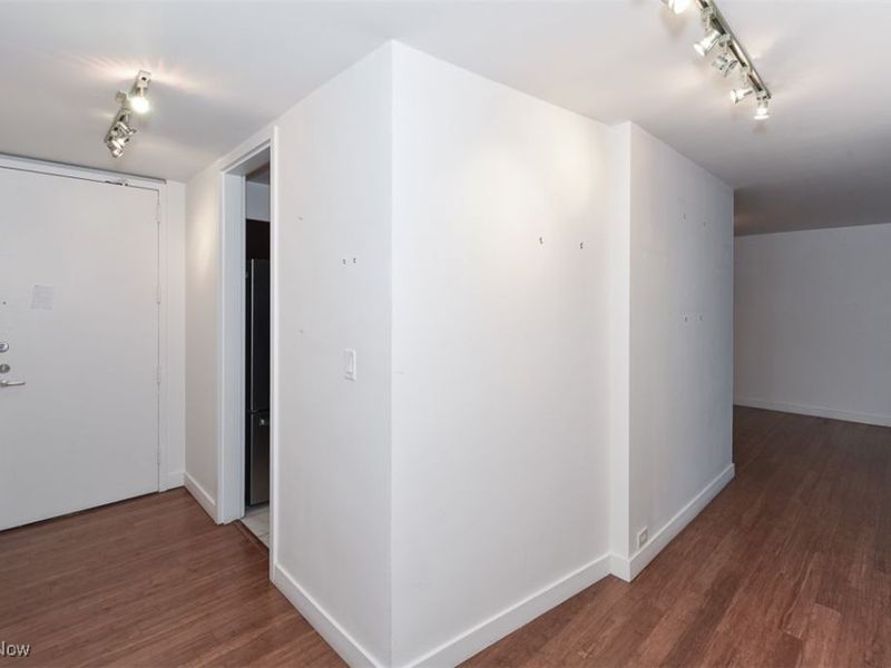 12700 Lake Avenue, Unit 1610, Lakewood, OH 44107 Photo 12