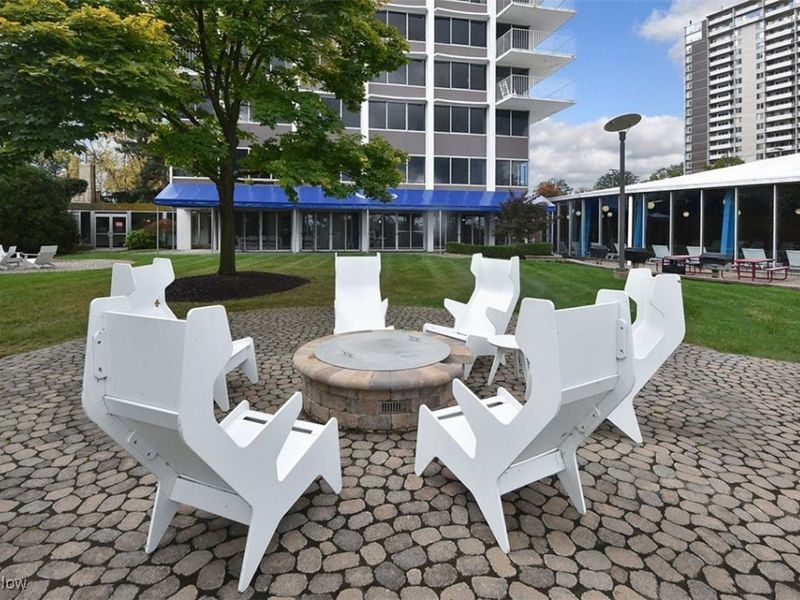 12700 Lake Avenue, Unit 1610, Lakewood, OH 44107 Photo 46