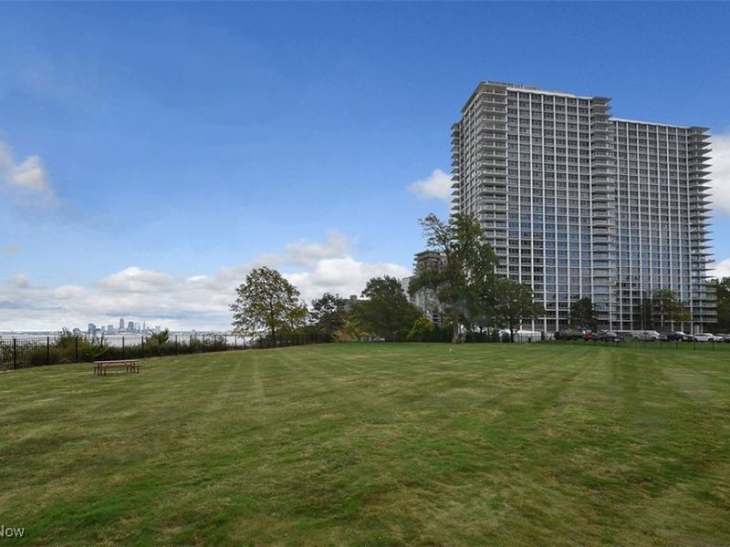 12700 Lake Avenue, Unit 1610, Lakewood, OH 44107 Photo 48