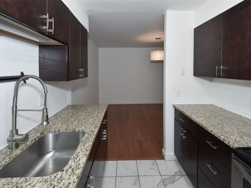 12700 Lake Avenue, Unit 1610, Lakewood, OH 44107 Photo 8