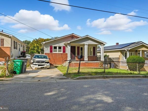 1213 QUO AVENUE, CAPITOL HEIGHTS, MD 20743