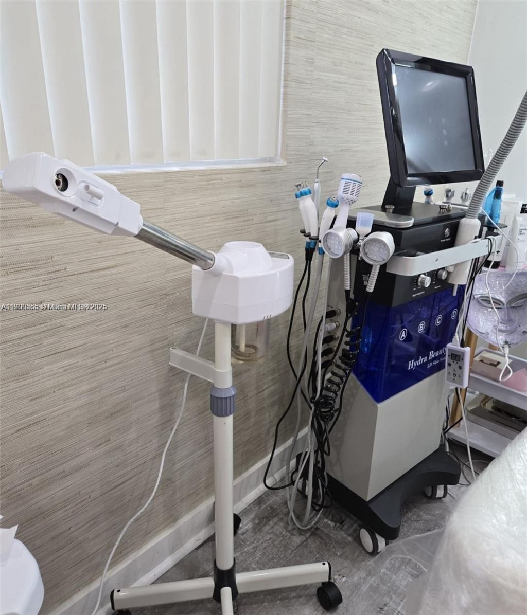 13205 SW 137 Ave, Kendall, FL 33186 Photo