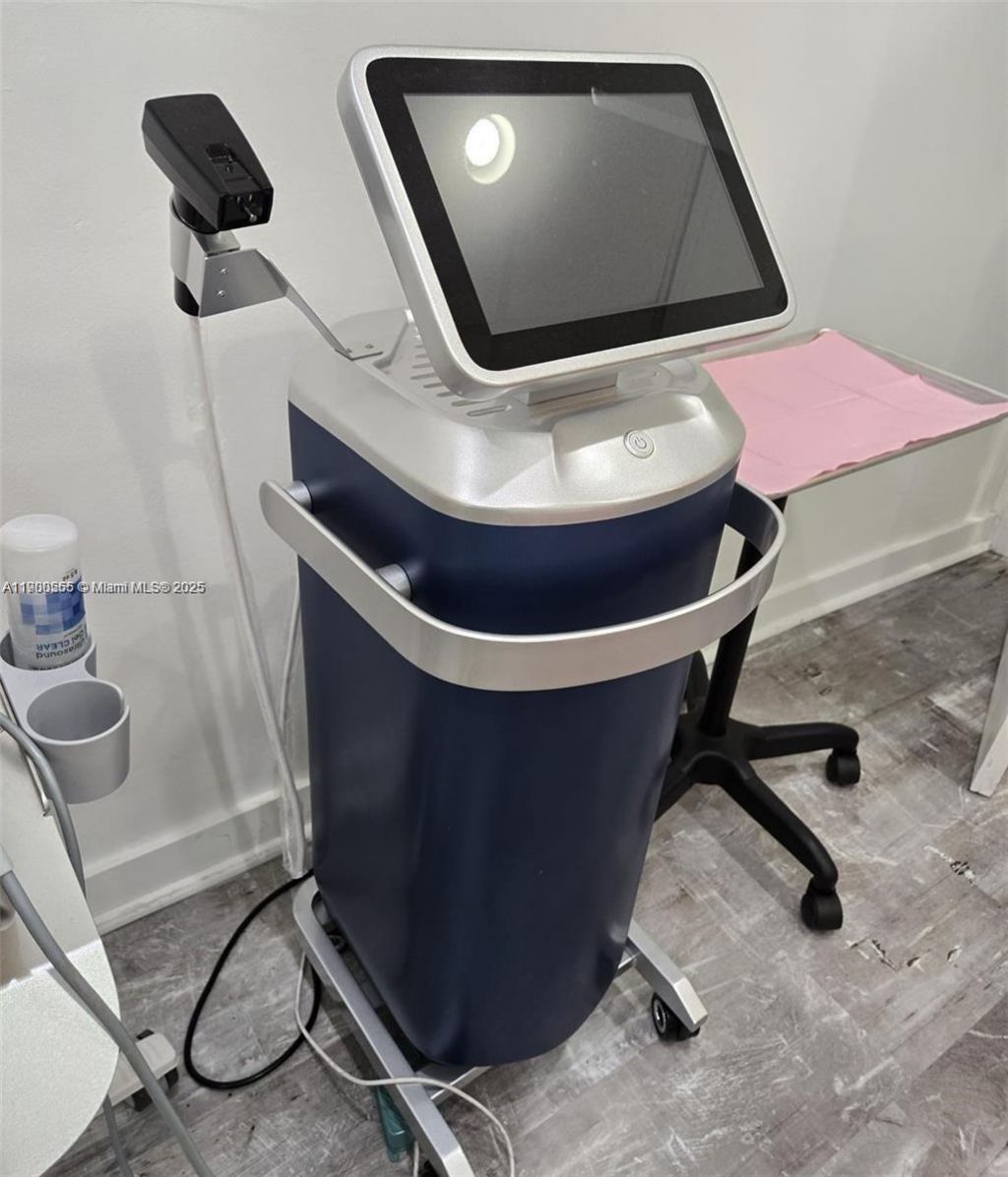 13205 SW 137 Ave, Kendall, FL 33186 Photo