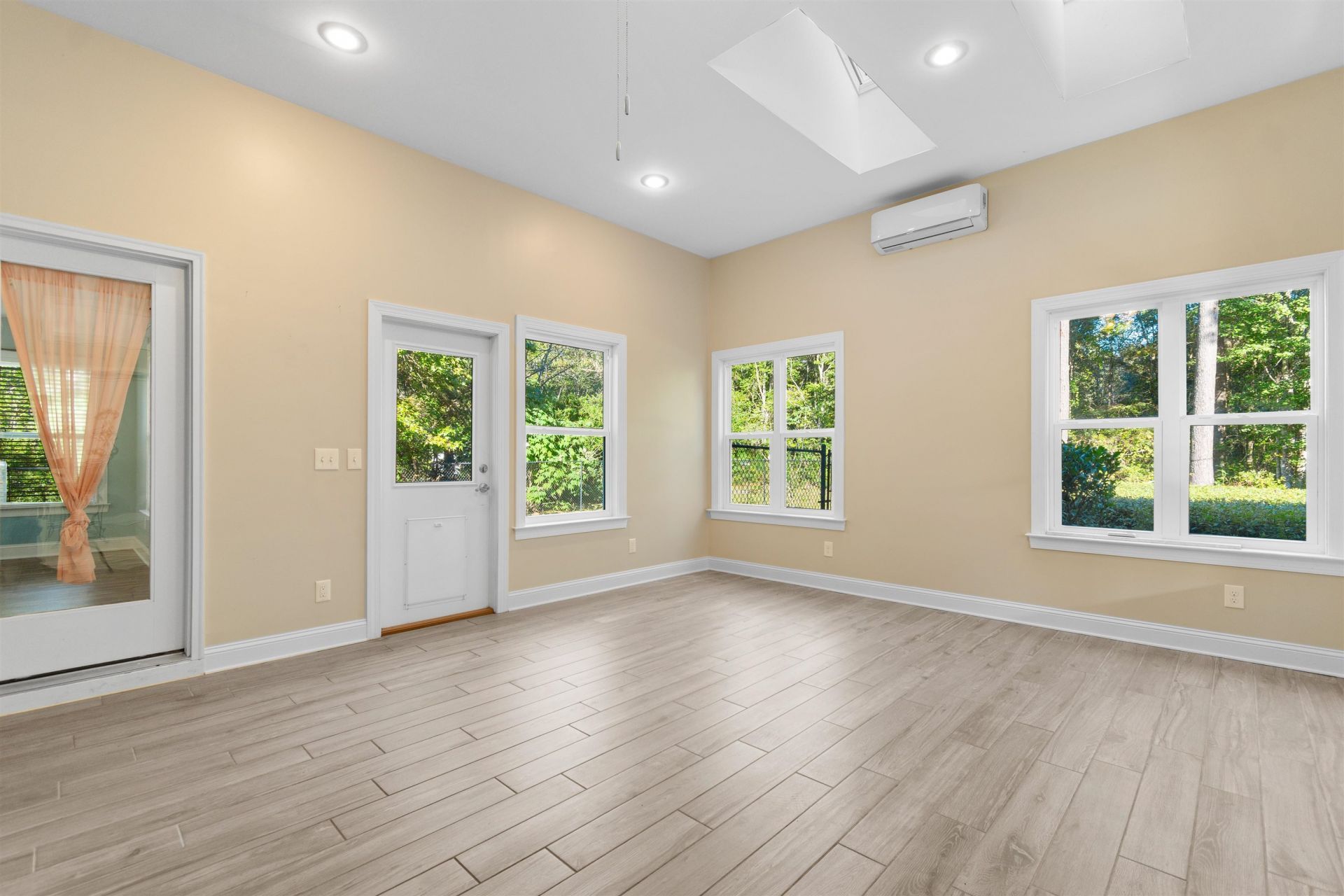 329 Cloverbrook Circle Photo 18