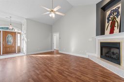 329 Cloverbrook Circle photo 4