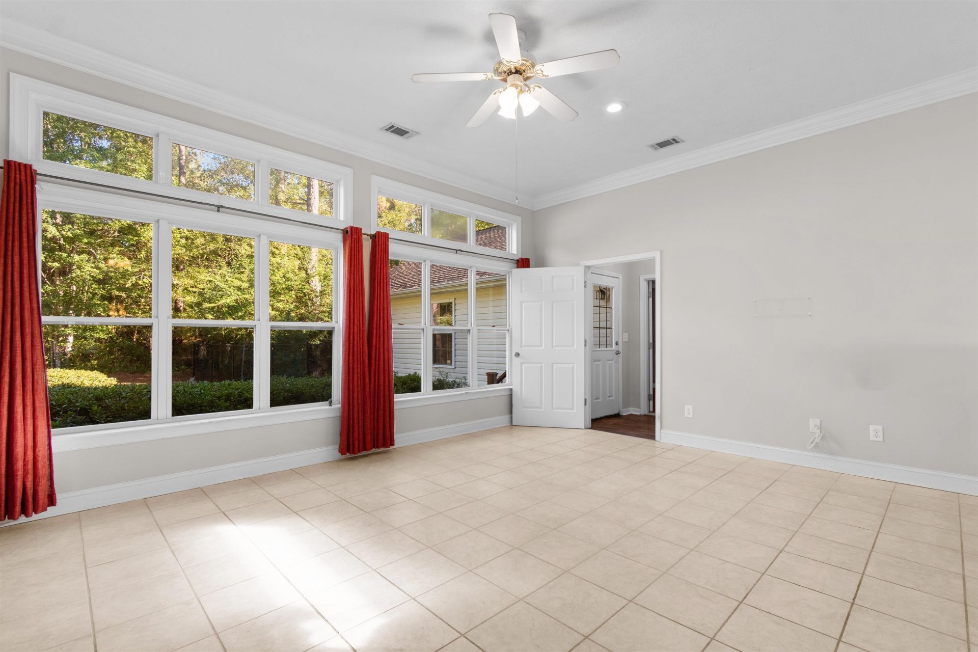 329 Cloverbrook Circle Photo 8