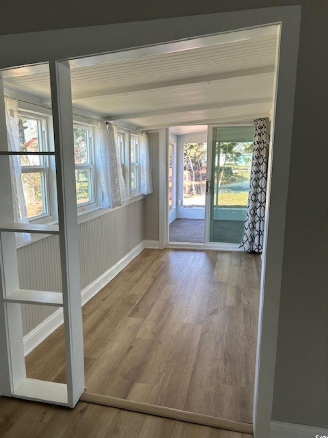 916 Emanon St. Photo 10