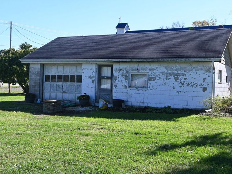 927 Sportsman Club Road, Newark, OH 43055 Photo 2