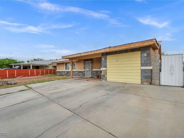 54 Del Amo Drive, Las Vegas, NV 89110