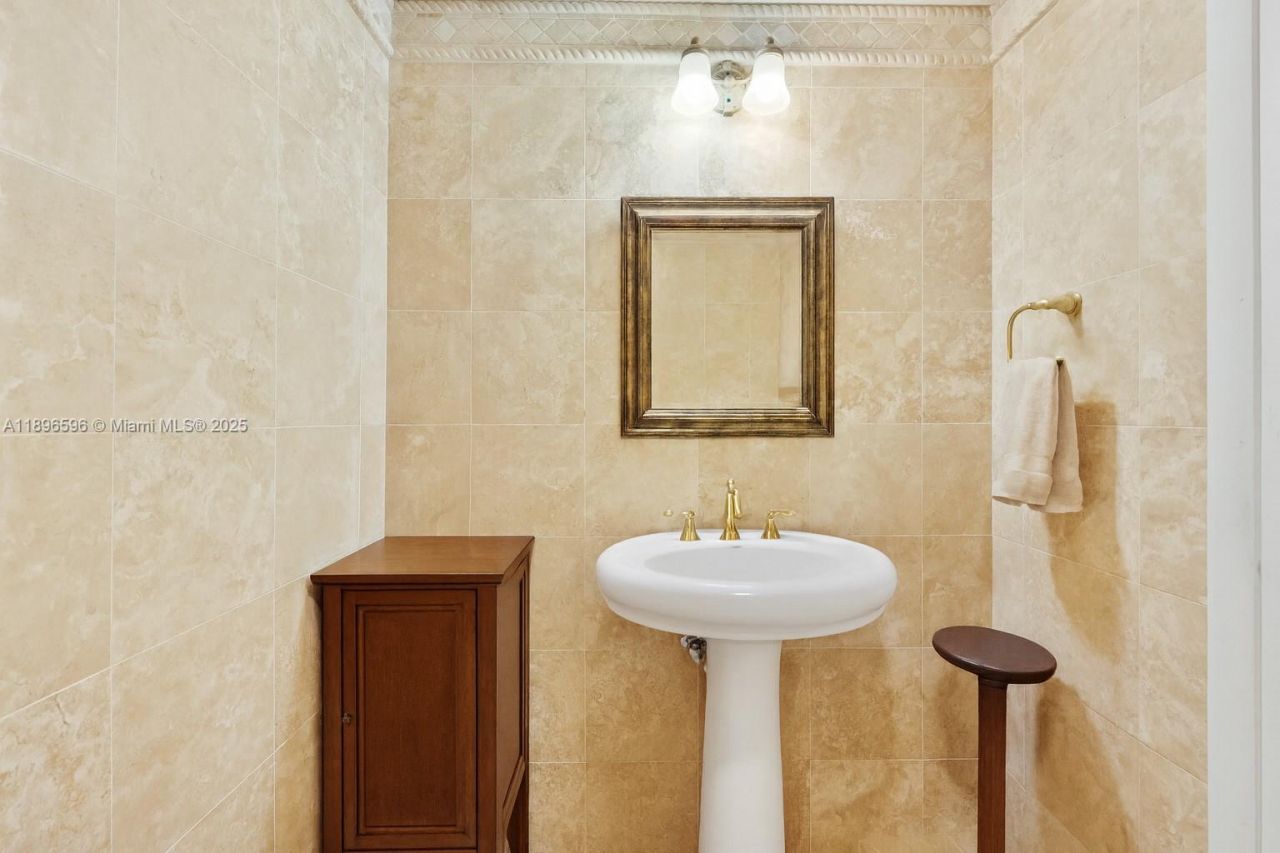 15000 Old Cutler Rd, Palmetto Bay, FL 33158 Photo