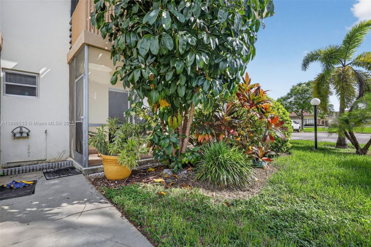 17090 NE 14th Ave, Unit 103, Miami, FL 33162 Photo