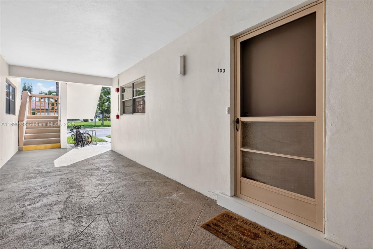 17090 NE 14th Ave, Unit 103, Miami, FL 33162 Photo