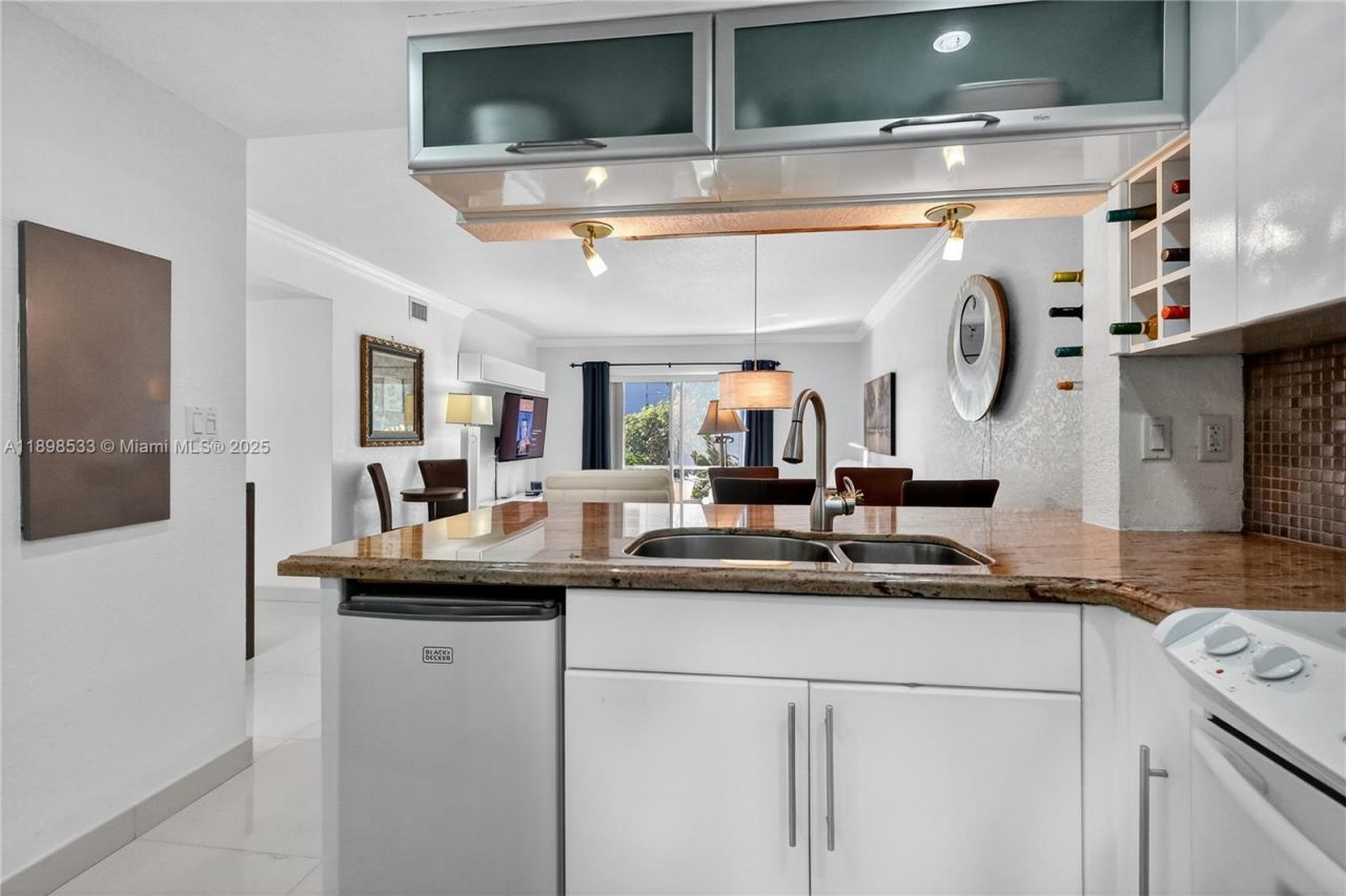 17090 NE 14th Ave, Unit 103, Miami, FL 33162 Photo