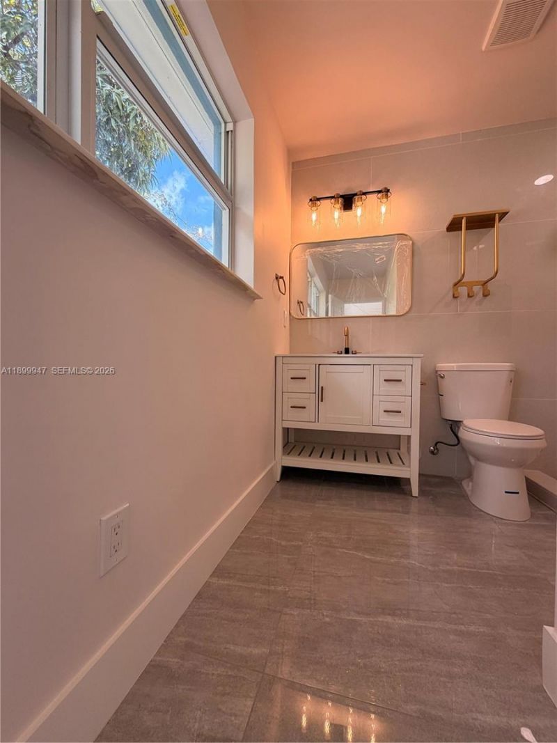 809 NW 12th Ave, Fort Lauderdale, FL 33311 Photo