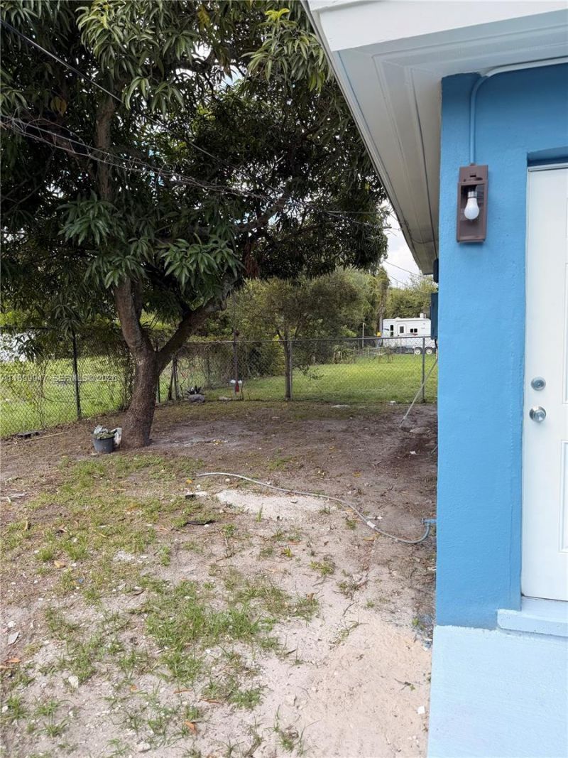 809 NW 12th Ave, Fort Lauderdale, FL 33311 Photo