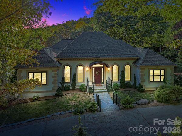 31 Ridge Drive S, Hendersonville, NC 28739