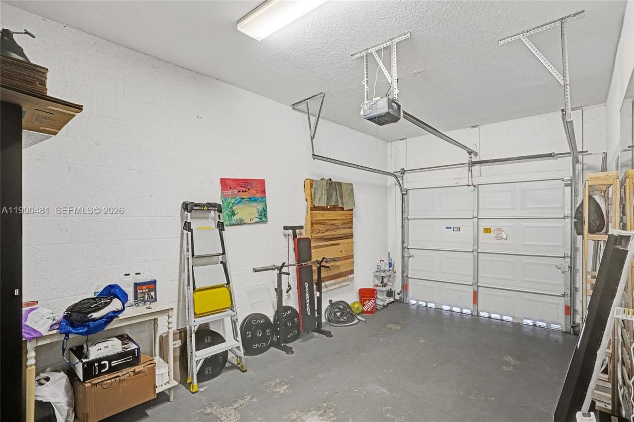 650 NE 193rd Ter, Miami, FL 33179 Photo