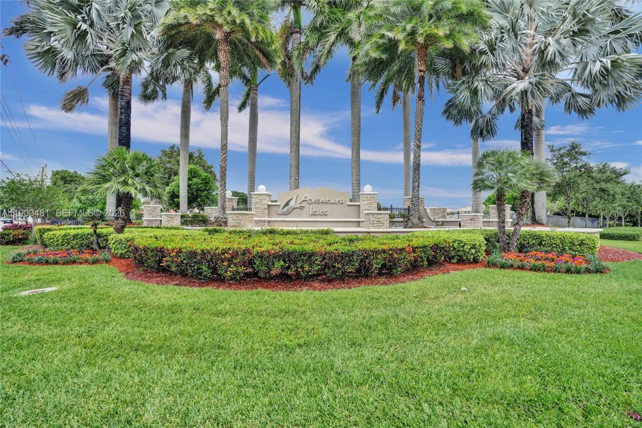 650 NE 193rd Ter, Miami, FL 33179 Photo