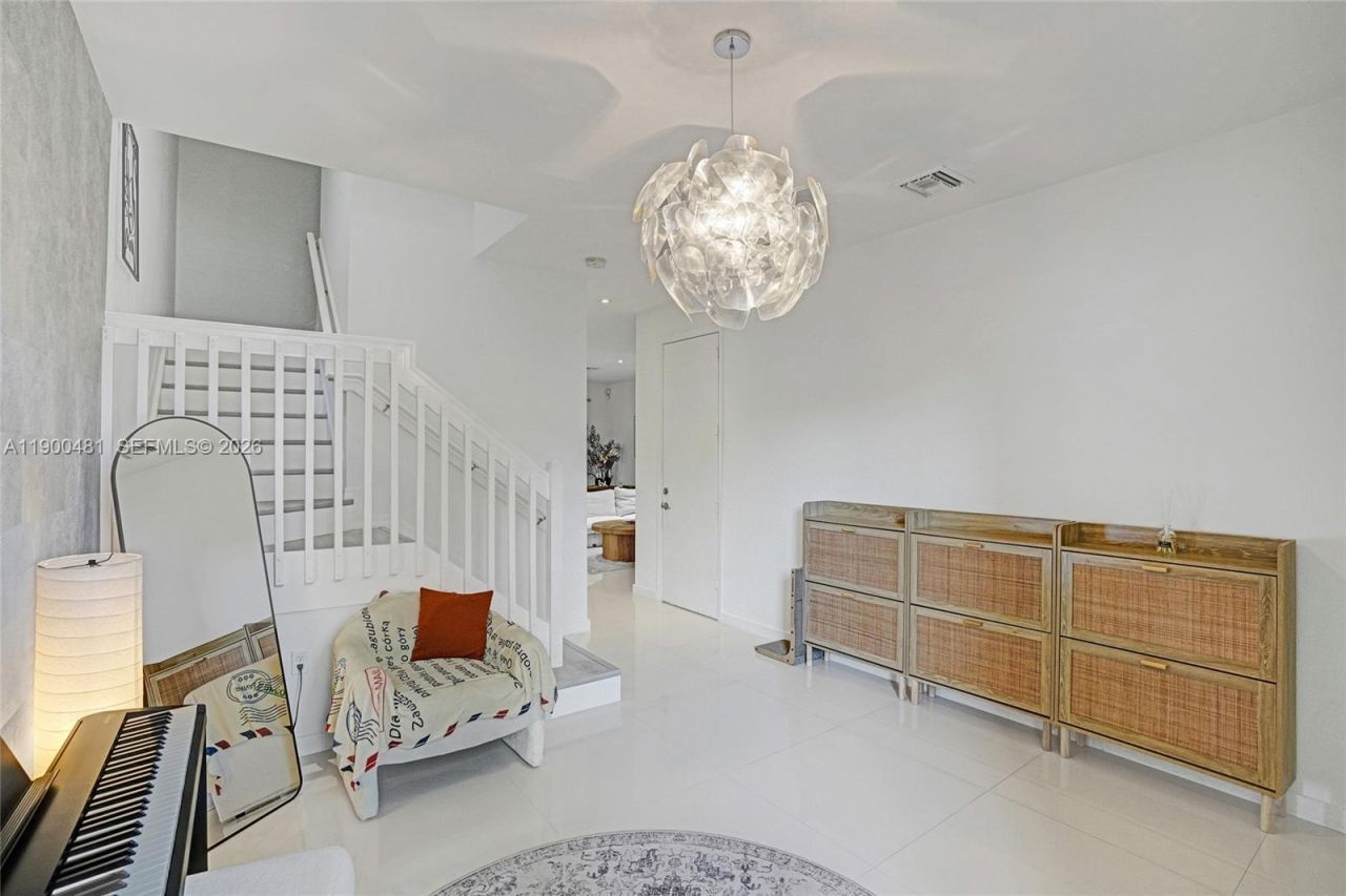 650 NE 193rd Ter, Miami, FL 33179 Photo