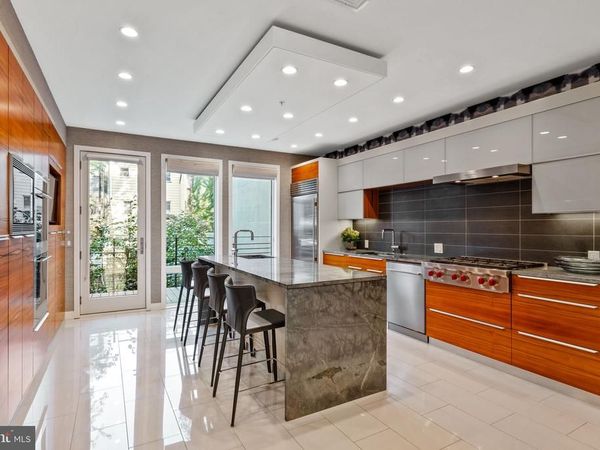 609 QUEEN STREET, PHILADELPHIA, PA 19147