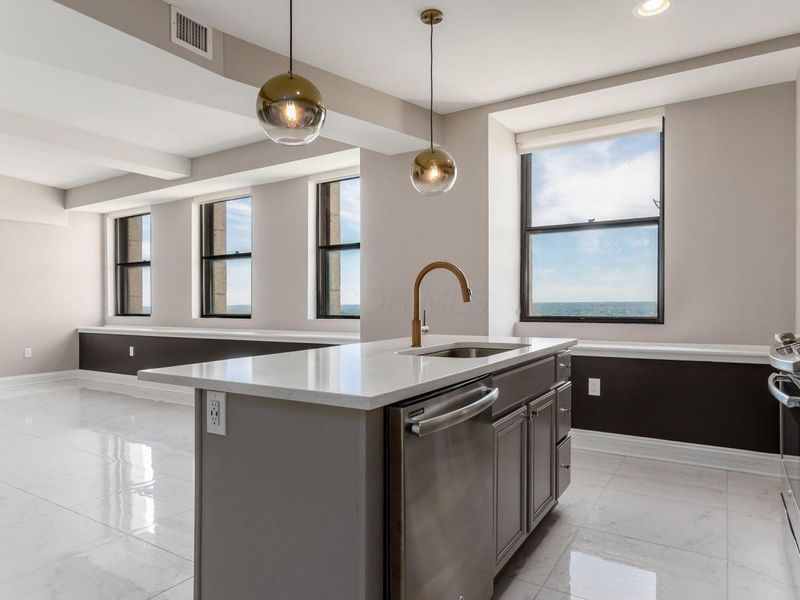 50 W Broad Street, Unit 2702, Columbus, OH 43215 Photo 8