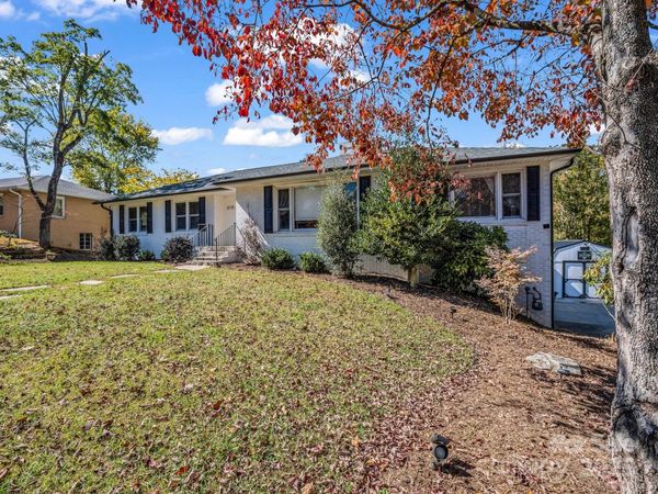 2115 N Stoney View Court, Hendersonville, NC 28792