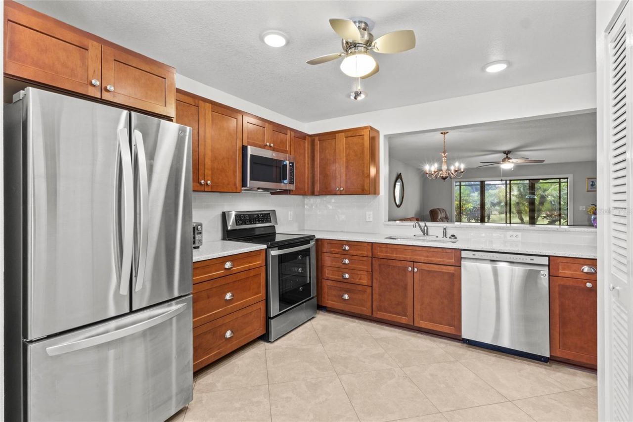 411 Palm Tree Drive, Unit 411, Bradenton, FL 34210 Photo