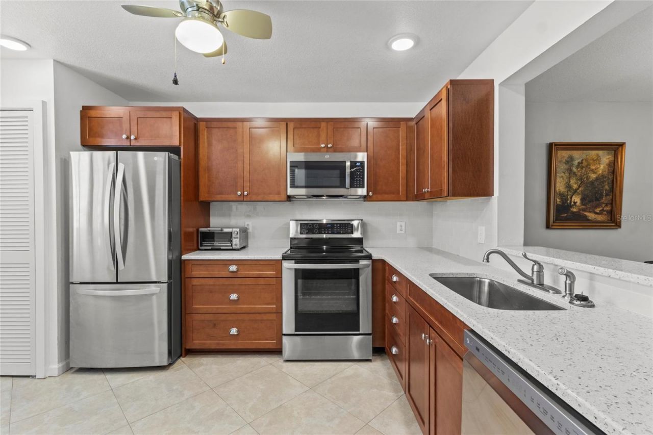 411 Palm Tree Drive, Unit 411, Bradenton, FL 34210 Photo