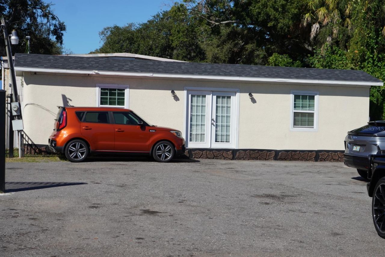 2610 E Dr Martin Luther King Jr Boulevard, Tampa, FL 33610 Photo