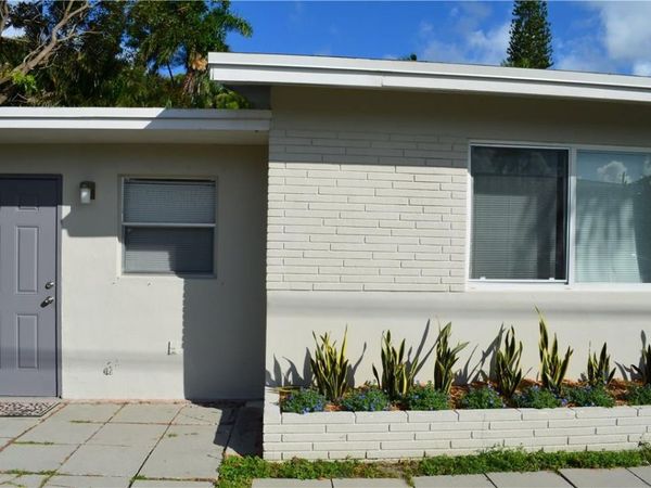 1721 NE 9th Street, Unit 5, Fort Lauderdale, FL 33304