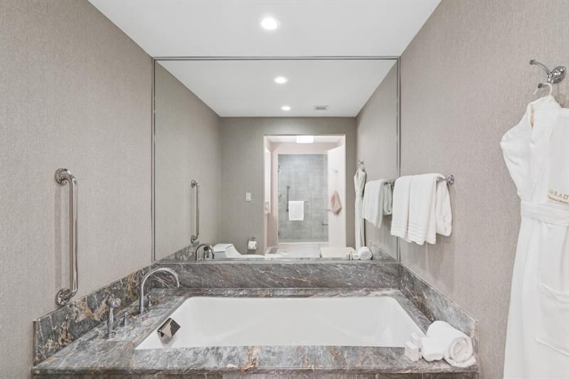 551 N Fort Lauderdale Beach, Unit H906, Fort Lauderdale, FL 33304 Photo