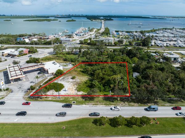 1988 N Us Hwy 1, Fort Pierce, FL 34946
