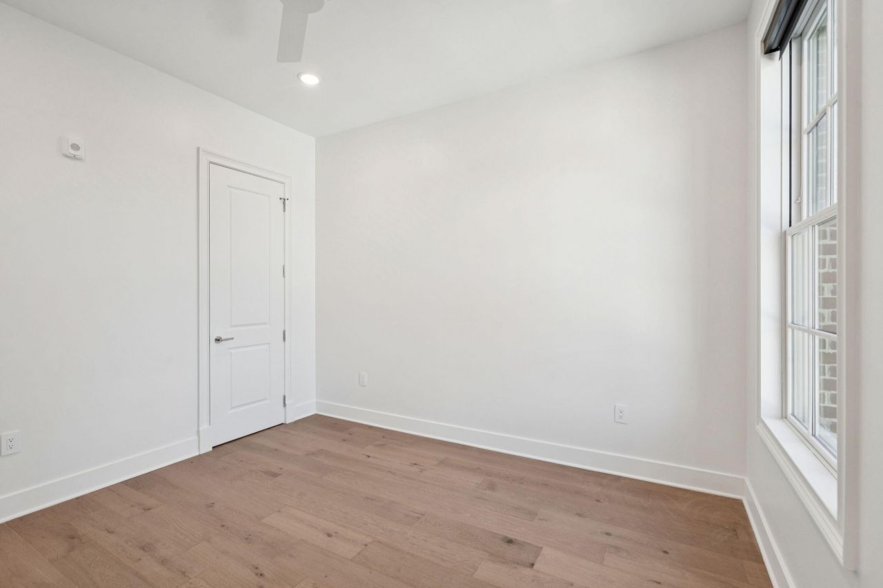 342 Broad Street Photo 10